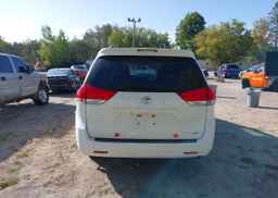 2012 TOYOTA SIENNA LE