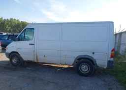 2005 DODGE SPRINTER VAN 2500