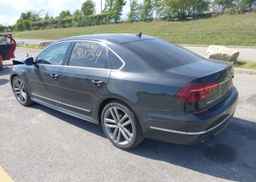 2017 VOLKSWAGEN PASSAT