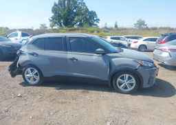 2022 NISSAN KICKS S