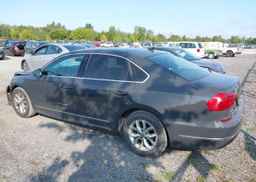 2016 VOLKSWAGEN PASSAT