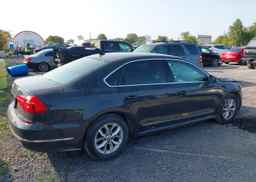 2016 VOLKSWAGEN PASSAT