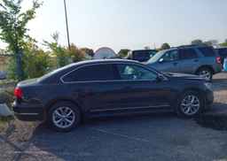 2016 VOLKSWAGEN PASSAT