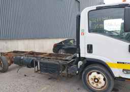 2011 ISUZU NQR