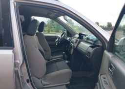 2006 NISSAN X-TRAIL SE