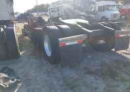 2005 FREIGHTLINER CONVENTIONAL COLUMBIA