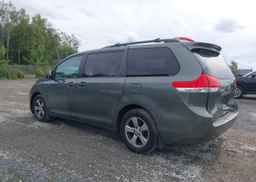 2014 TOYOTA SIENNA LE 8 PASSENGER
