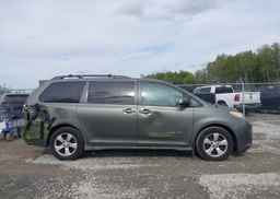 2014 TOYOTA SIENNA LE 8 PASSENGER