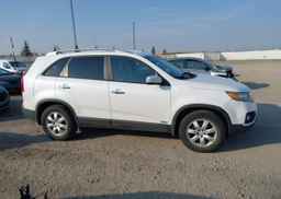 2011 KIA SORENTO LX