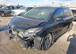 2015 TOYOTA SIENNA SPORT