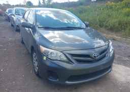 2013 TOYOTA COROLLA S