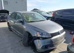2013 VOLKSWAGEN JETTA 2.5L COMFORTLINE