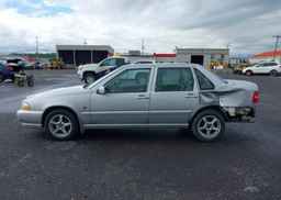 1999 VOLVO S70