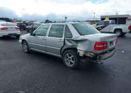 1999 VOLVO S70