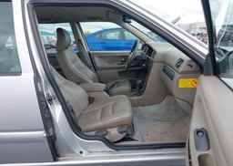 1999 VOLVO S70
