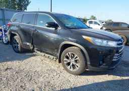 2018 TOYOTA HIGHLANDER LE