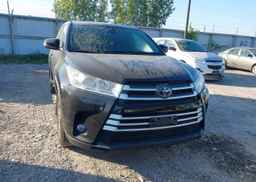 2018 TOYOTA HIGHLANDER LE