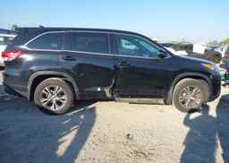 2018 TOYOTA HIGHLANDER LE