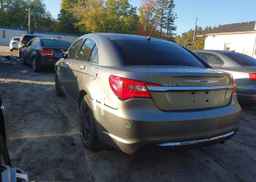2013 CHRYSLER 200 LX