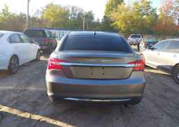 2013 CHRYSLER 200 LX