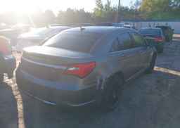 2013 CHRYSLER 200 LX