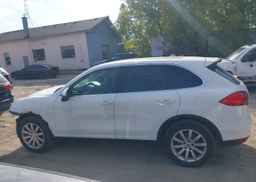 2013 PORSCHE CAYENNE
