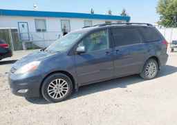 2009 TOYOTA SIENNA LE
