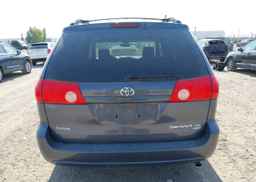 2009 TOYOTA SIENNA LE