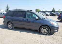2009 TOYOTA SIENNA LE
