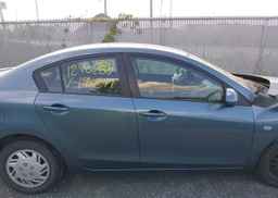 2010 MAZDA 3 I