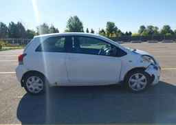 2010 TOYOTA YARIS CE