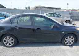 2010 MAZDA MAZDA3 GS