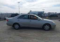 2005 TOYOTA CAMRY LE V6