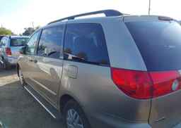 2006 TOYOTA SIENNA CE