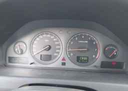 2003 VOLVO V70 2.4