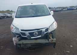2017 NISSAN NV200