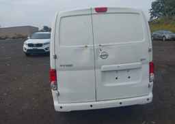 2017 NISSAN NV200