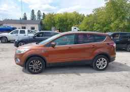 2017 FORD ESCAPE SE
