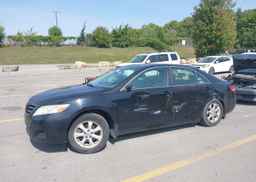 2011 TOYOTA CAMRY SE