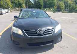 2011 TOYOTA CAMRY SE
