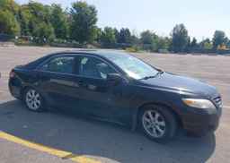 2011 TOYOTA CAMRY SE