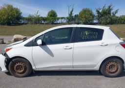 2014 TOYOTA YARIS LE