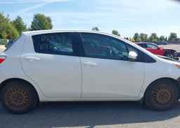 2014 TOYOTA YARIS LE