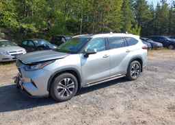 2022 TOYOTA highlander xle