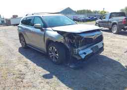 2022 TOYOTA highlander xle