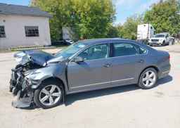 2015 VOLKSWAGEN PASSAT SE