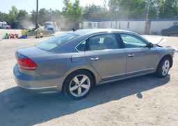 2015 VOLKSWAGEN PASSAT SE