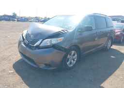 2011 TOYOTA SIENNA LE