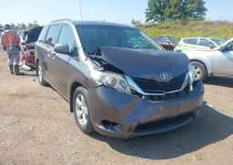 2011 TOYOTA SIENNA LE