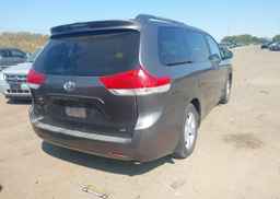 2011 TOYOTA SIENNA LE